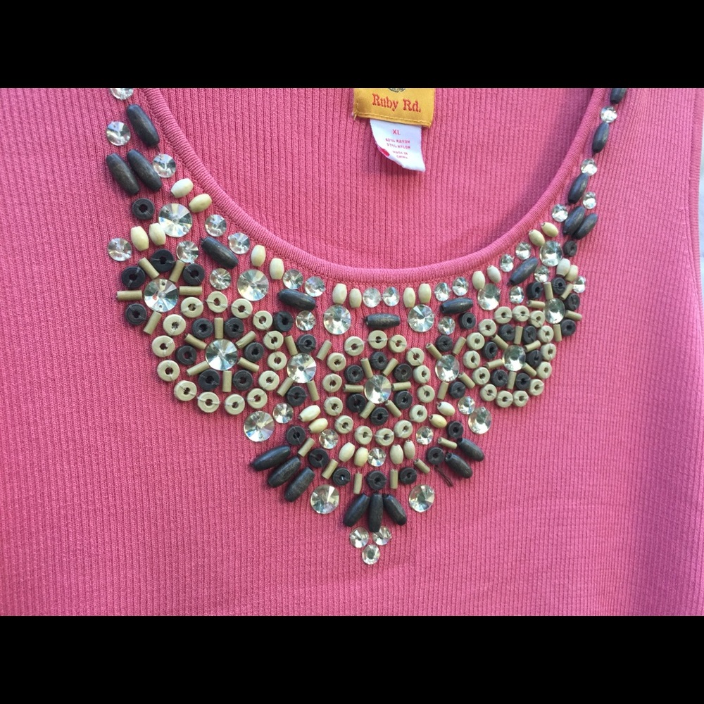 Ruby Rd. Top size XL tank - Picture 2 of 7